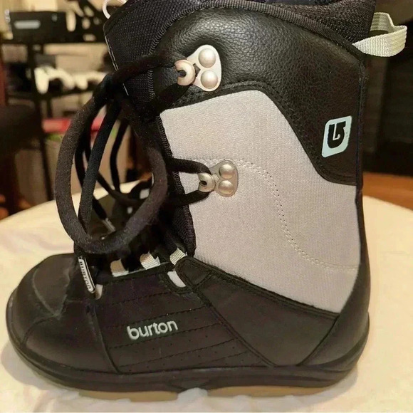 Burton Tribute Snowboarding Boots Size 6 - Picture 9 of 12